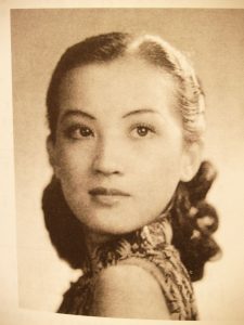 Zhou Xuan portrait shoulder